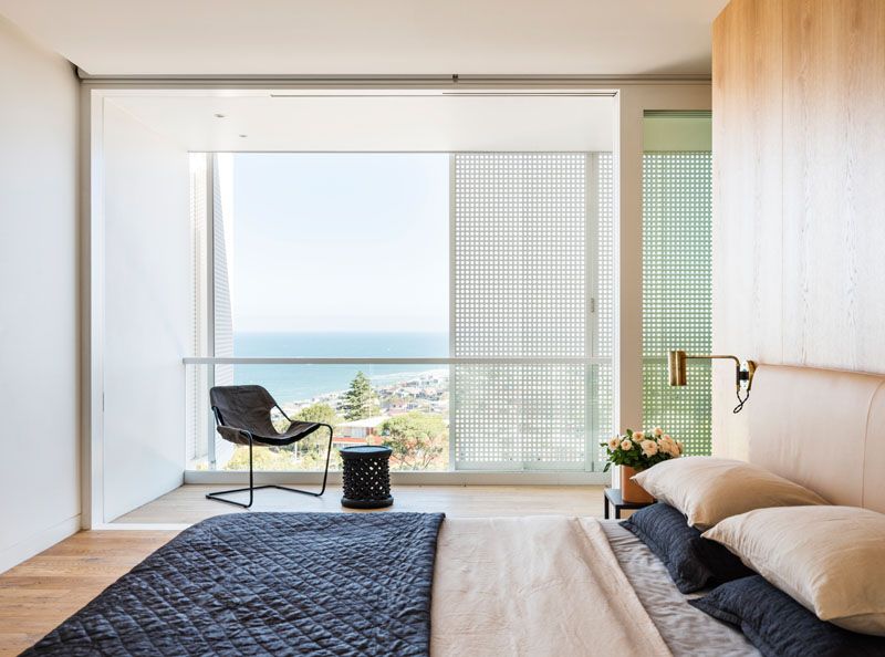 modern-bedroom-design-with-balcony-0210818-121-